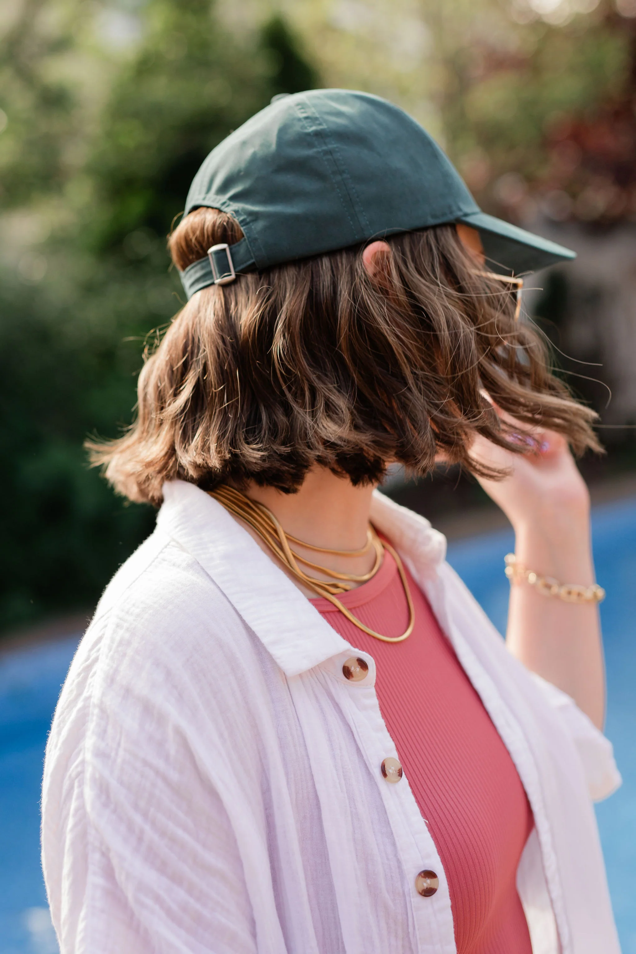 BOB Highlighted Medium Brown Hat Wig - Image 6