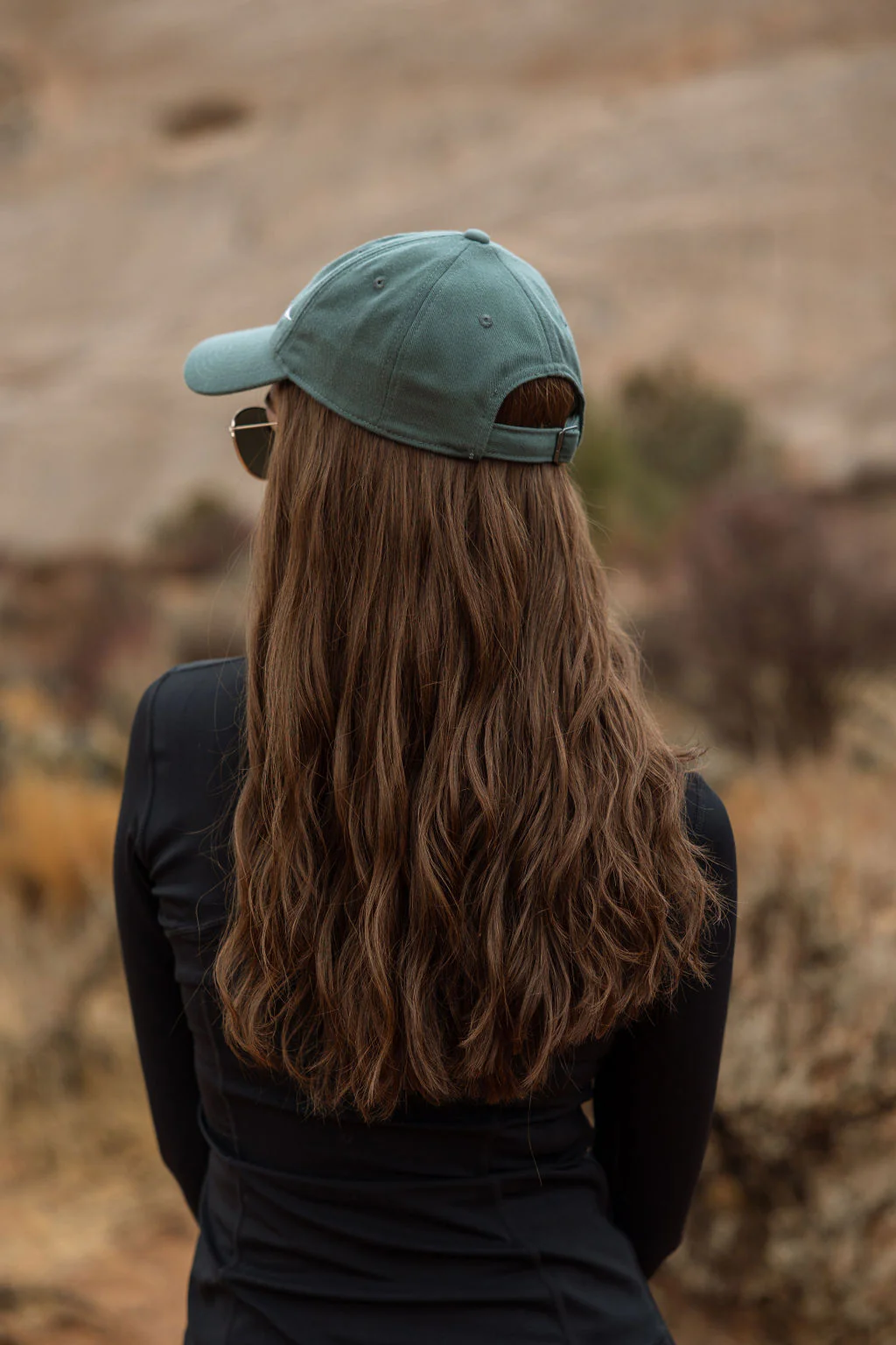 CLASSIC Medium Brown Wavy Hat Wig - Image 5