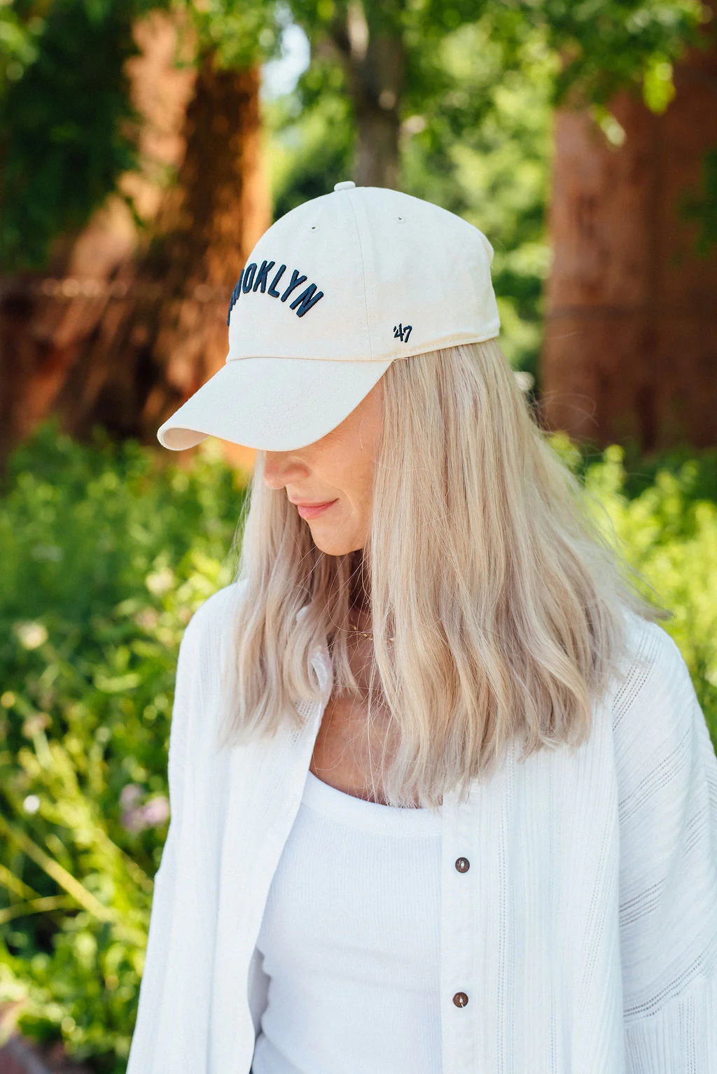 MIDI Butter Blonde Hat Wig - Image 3