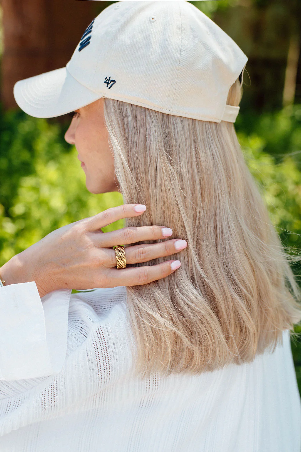 MIDI Butter Blonde Hat Wig - Image 4