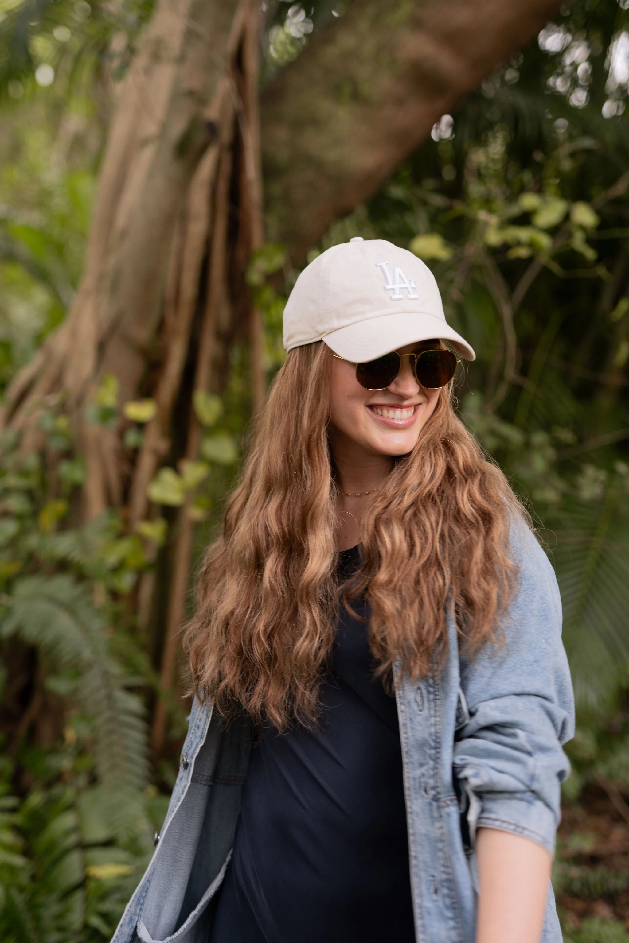 SUPER Bronde Wavy Hat Wig - Image 3