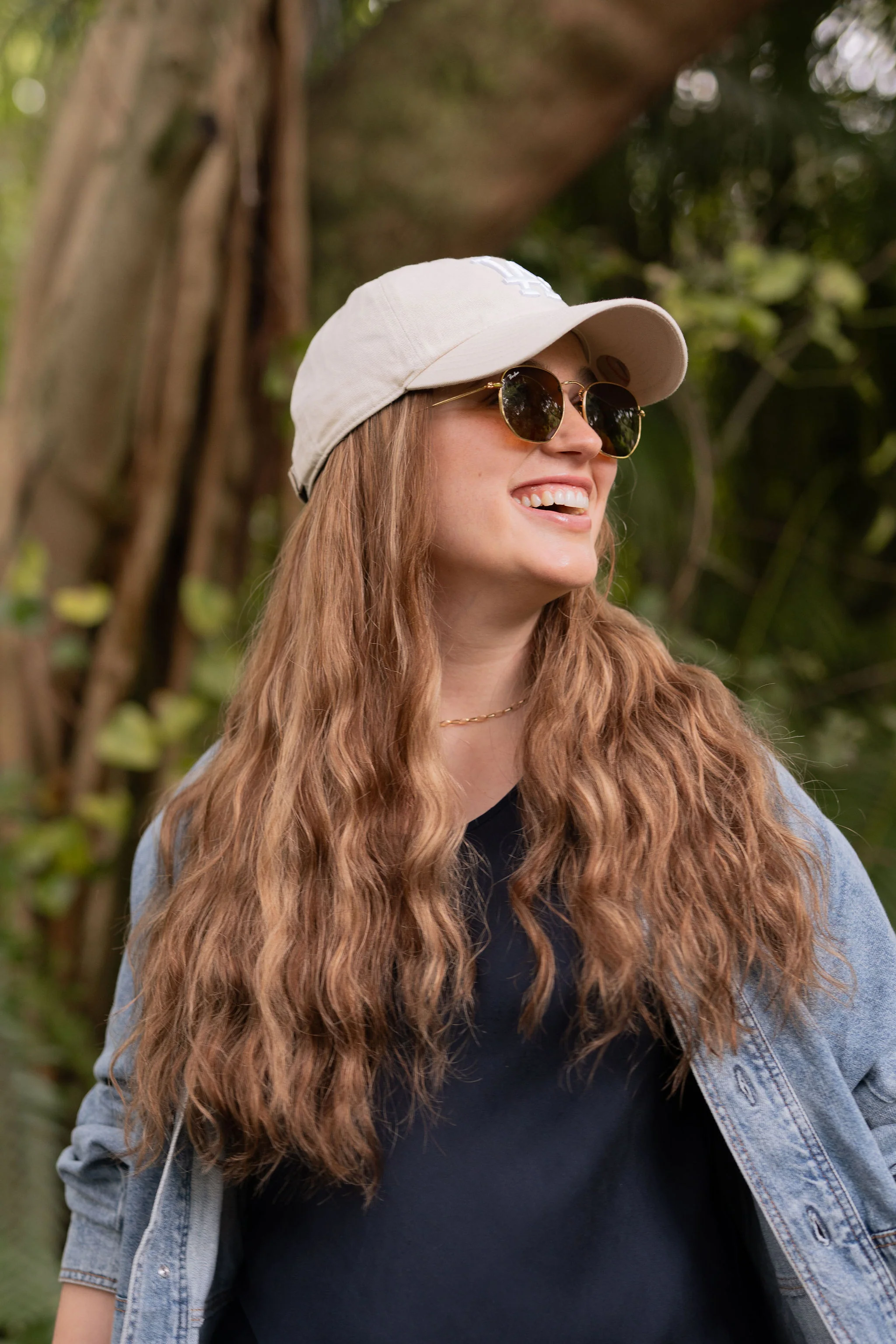 SUPER Bronde Wavy Hat Wig - Image 5