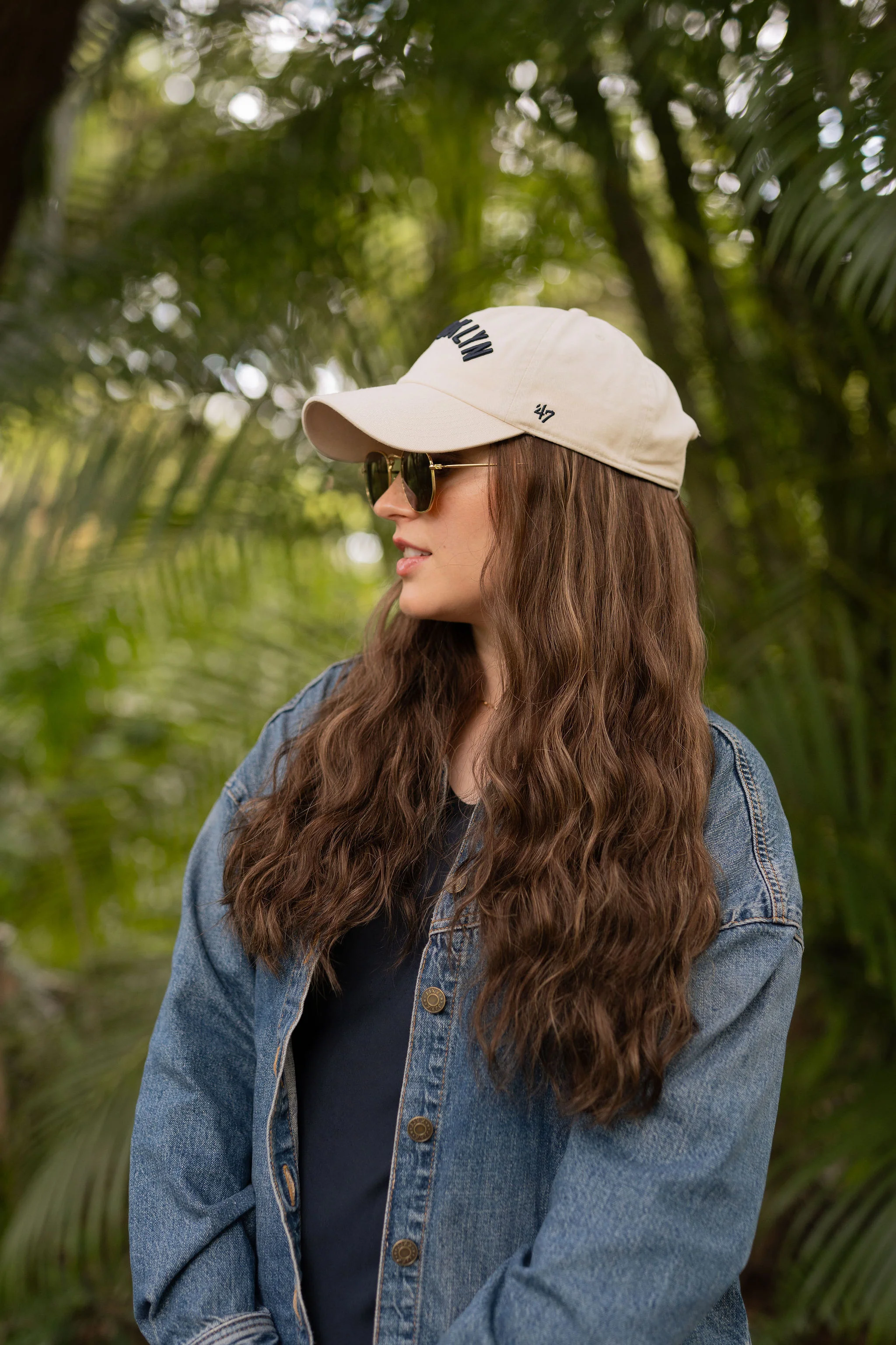 SUPER Highlighted Medium Brown Wavy Hat Wig - Image 3