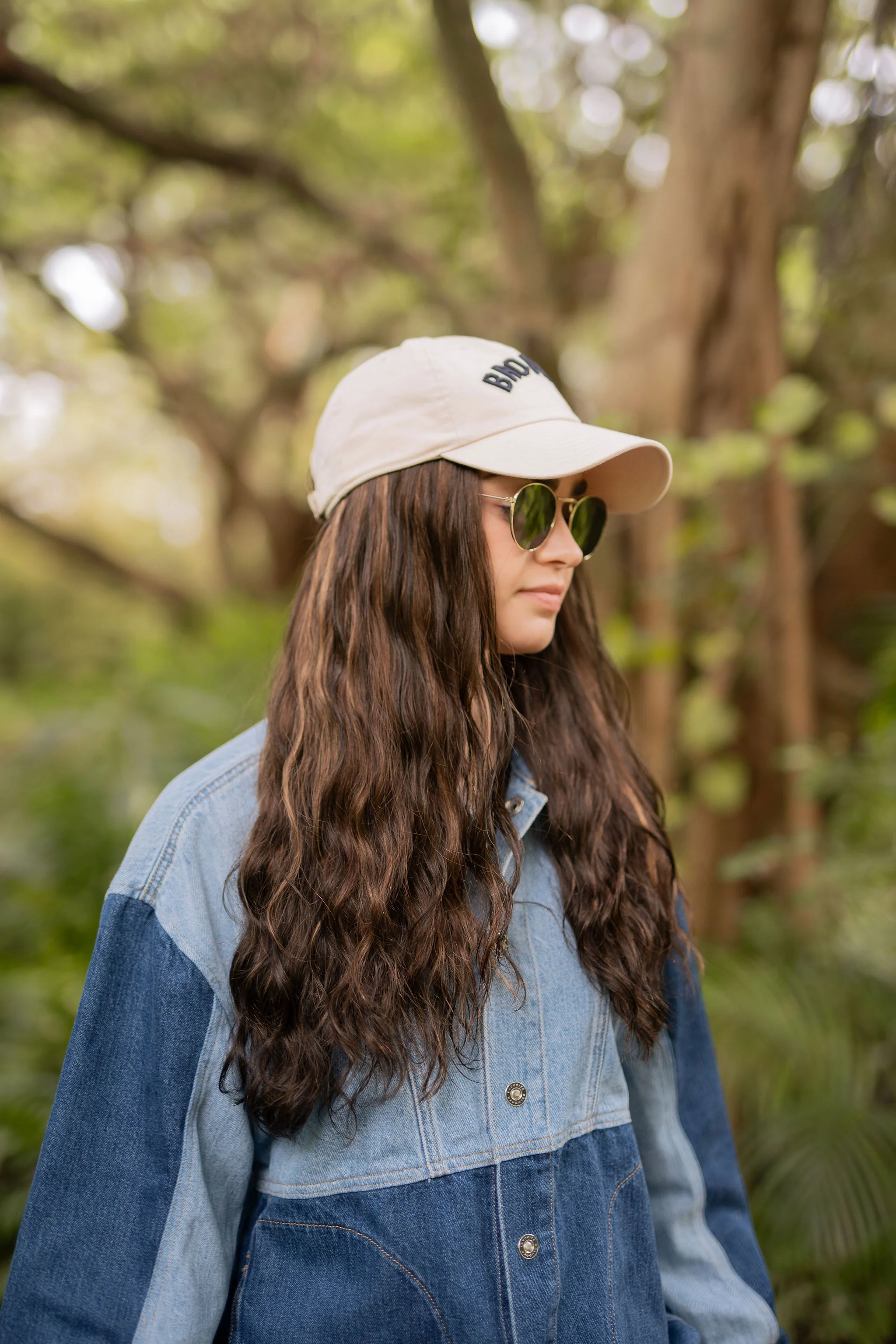 SUPER Mocha Wavy Hat Wig - Image 4